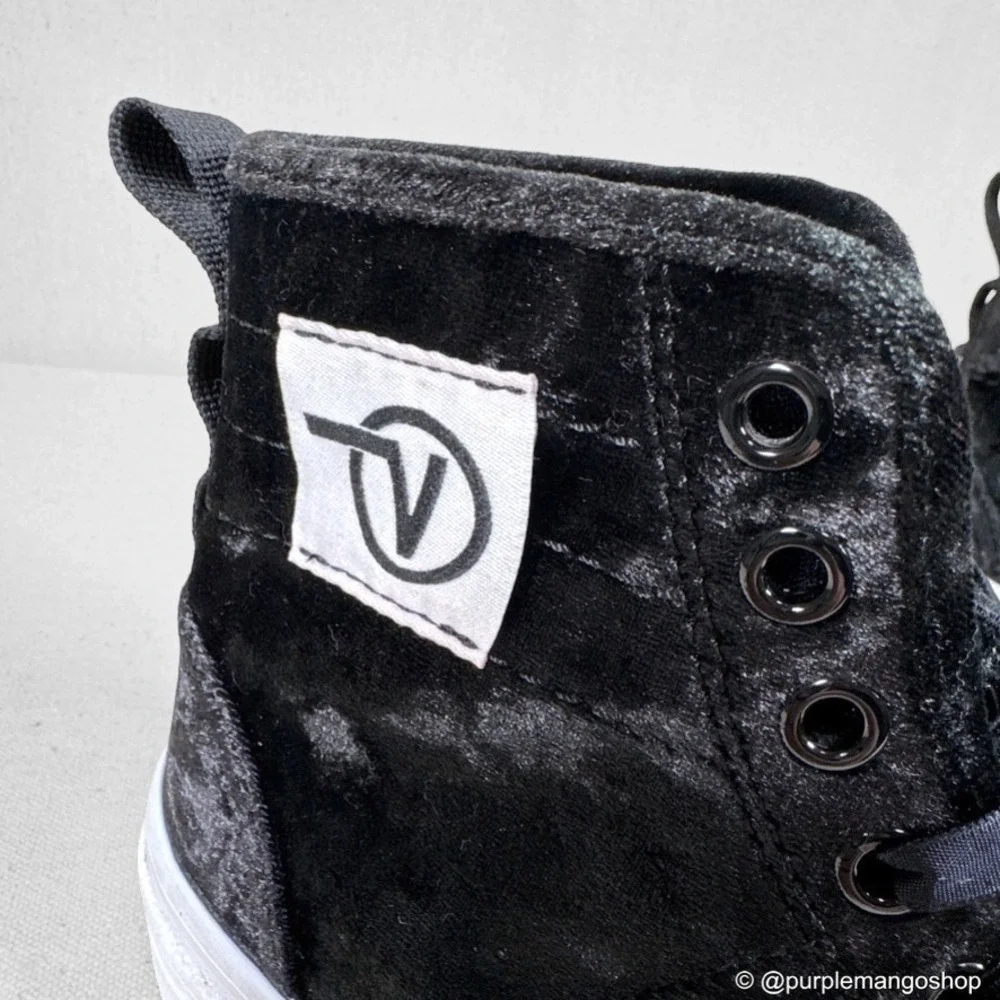 NWOT‎ VANS Sentry WC Crushed Velvet Platform Sneakers | Black | Womens | 6.5